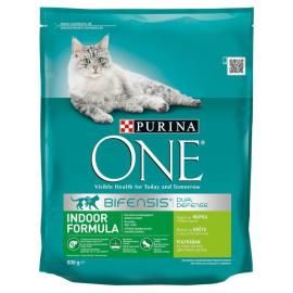 ONE INDOOR FORMULA Pulykában és teljes kiőrlésű gabonákban gazdag száraz macskaeledel 800g